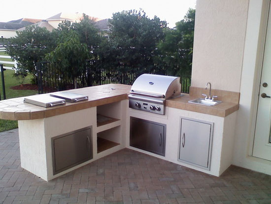 Small kitchen design in outdoor theme with several choice of design