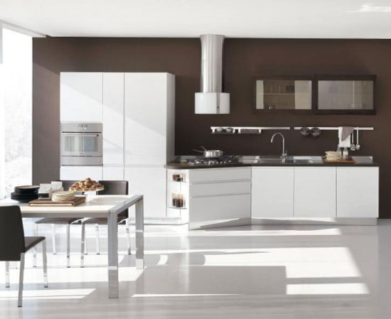 White Cabinets in Moderns Italian Kitchen Design from Stosa