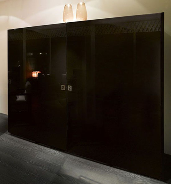 black kitchen furniture with amazing lacquered wood finish Casa fendi kitchen studio