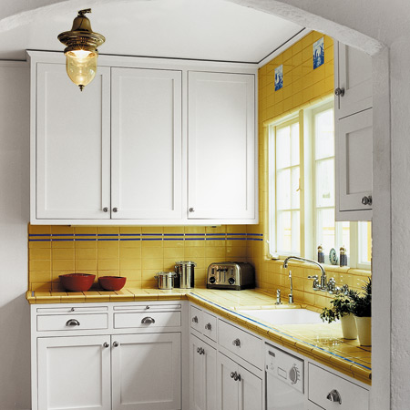 maximize your Small kitchen design ideas space