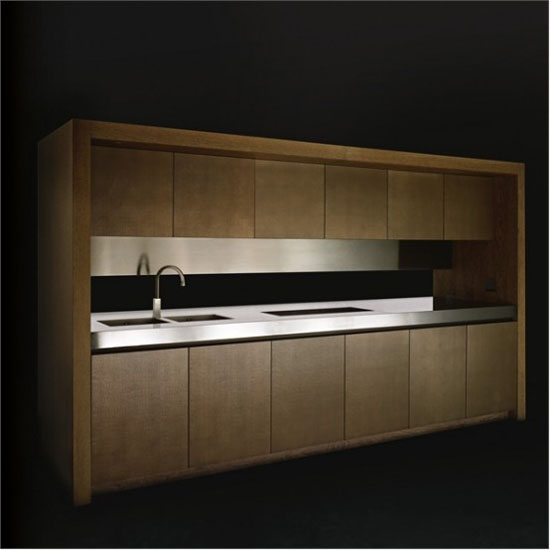 modern Kitchen with microwave integrated and built-in cooler by Armani