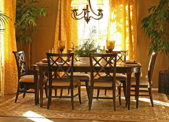 Small dining room design in contemporary classic